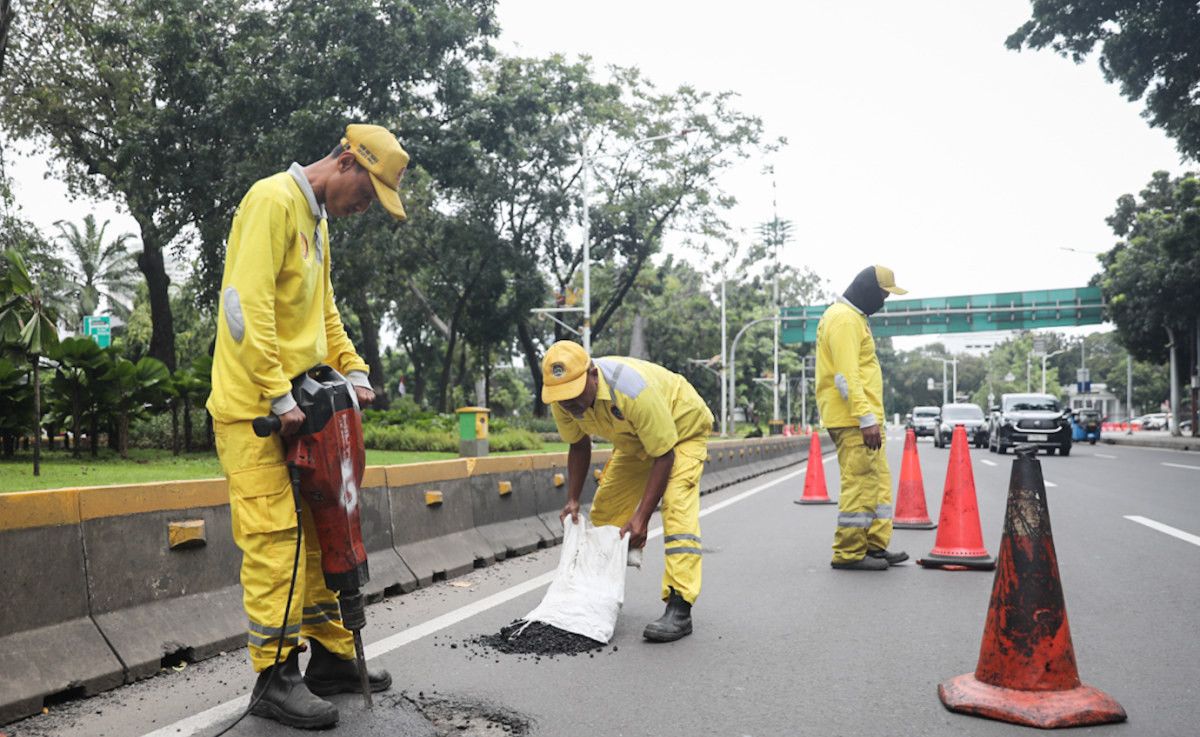 Jalan Rusak di Jakarta Ganggu Aktivitas Harian Kamu? Lapor ke Sini, Dinas Bina Marga Langsung Gercep Perbaiki!