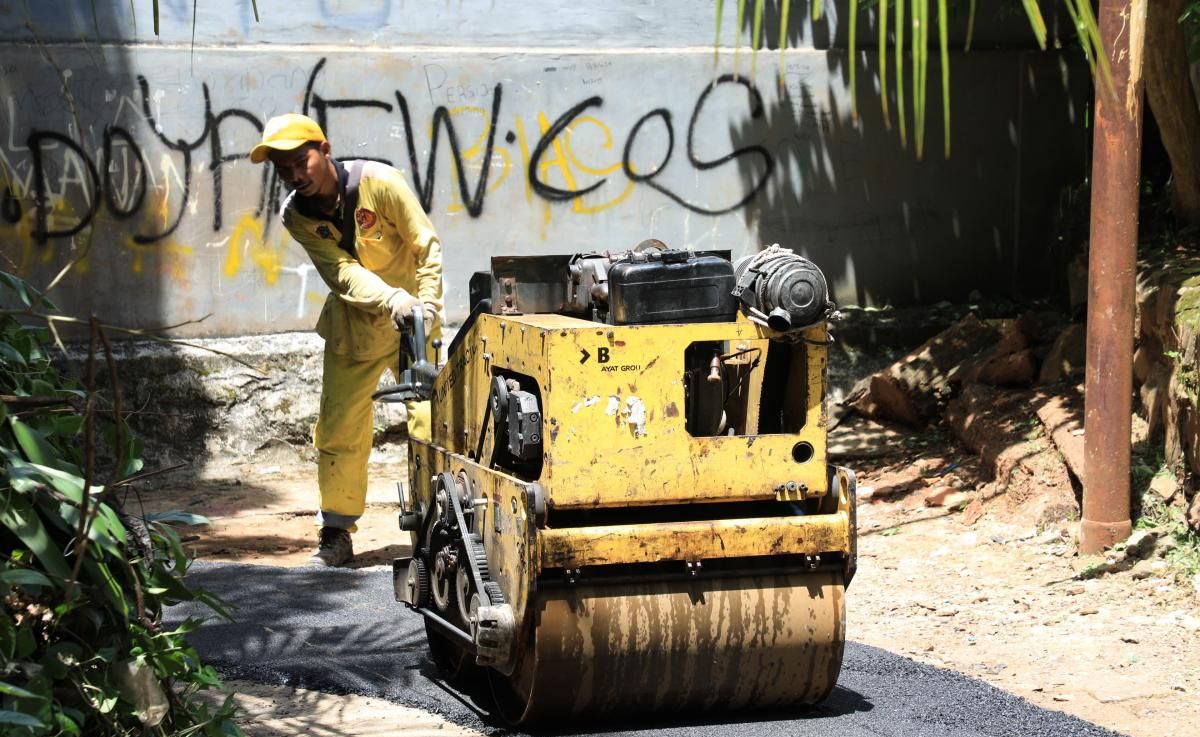 Jalan Haji Koon Selesai Diaspal oleh Pasukan Kuning, Warga Lebak Bulus Kini Bebas Jalan Berlubang!