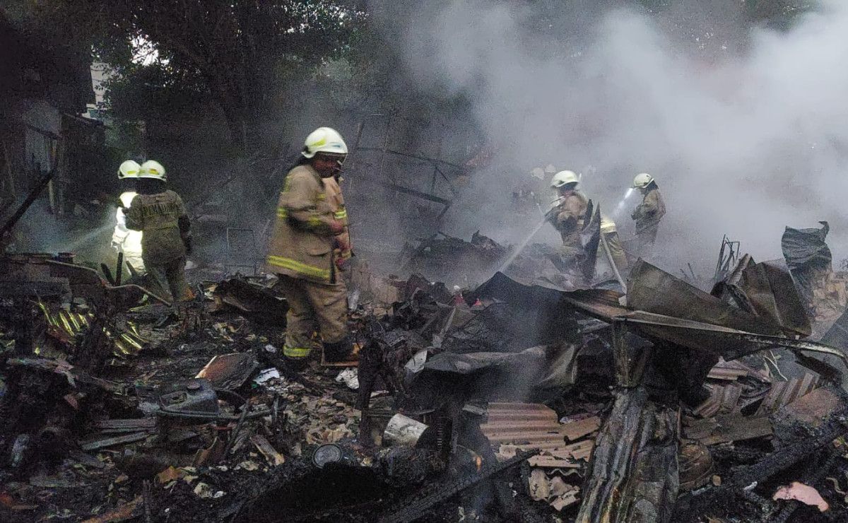 Kebakaran di Cengkareng Hanguskan 7 Bangunan, 13 Unit Damkar Berjibaku Jinakkan Si Jago Merah