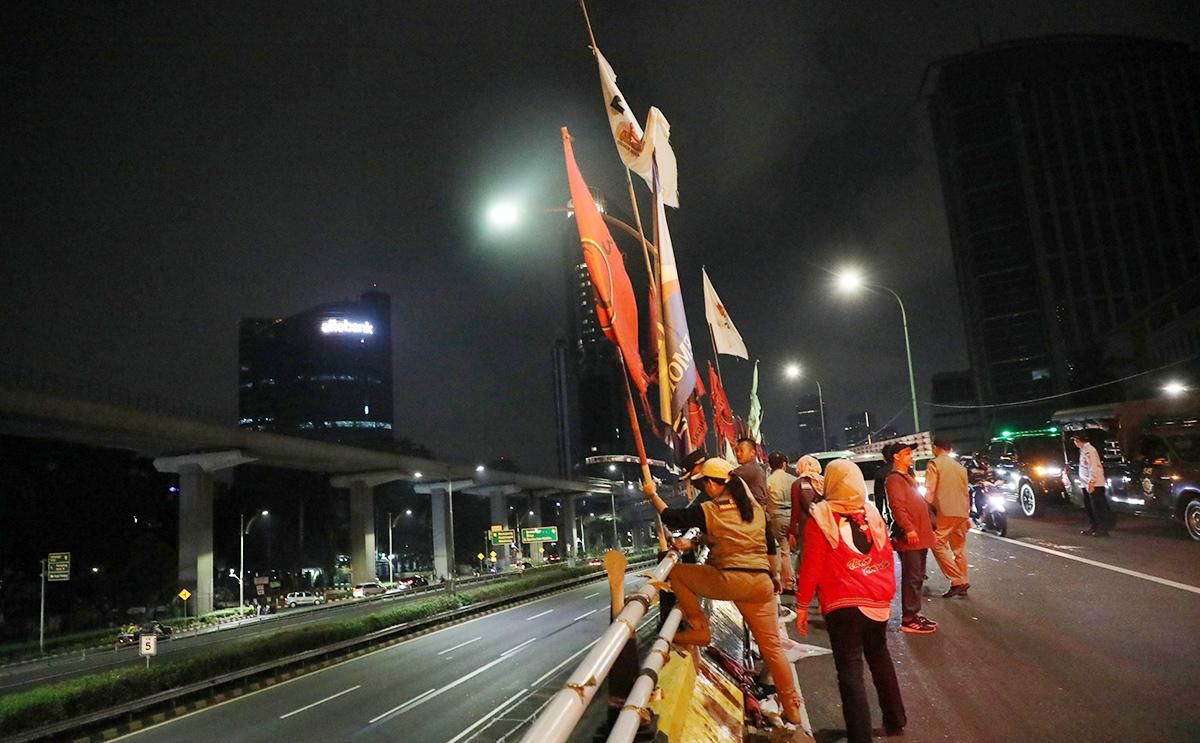 DPRD DKI Jakarta Dukung Satpol PP Sapu Bersih Spanduk Liar di 93 Flyover, Mujiyono: Demi Keselamatan Nyawa Pengendara