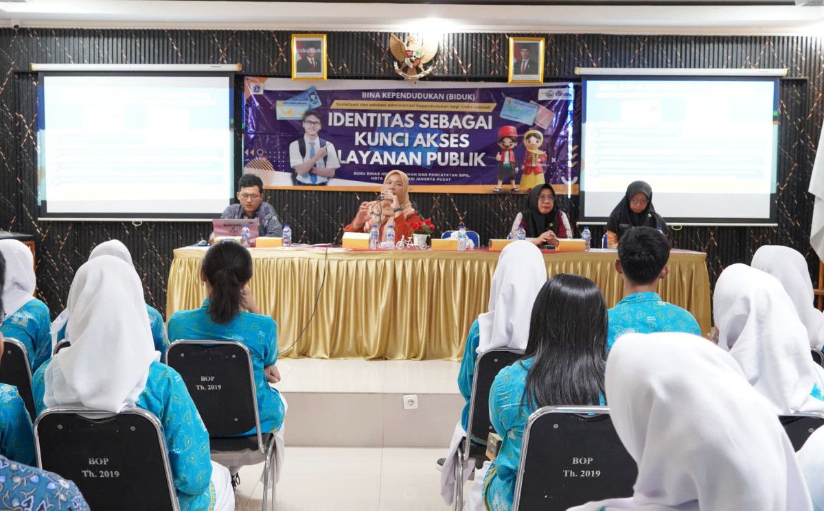 Dukcapil Jakarta Pusat Gelar Sosialisasi di SMKN 44: Siapkan Generasi Muda Tertib Administrasi Sejak Dini
