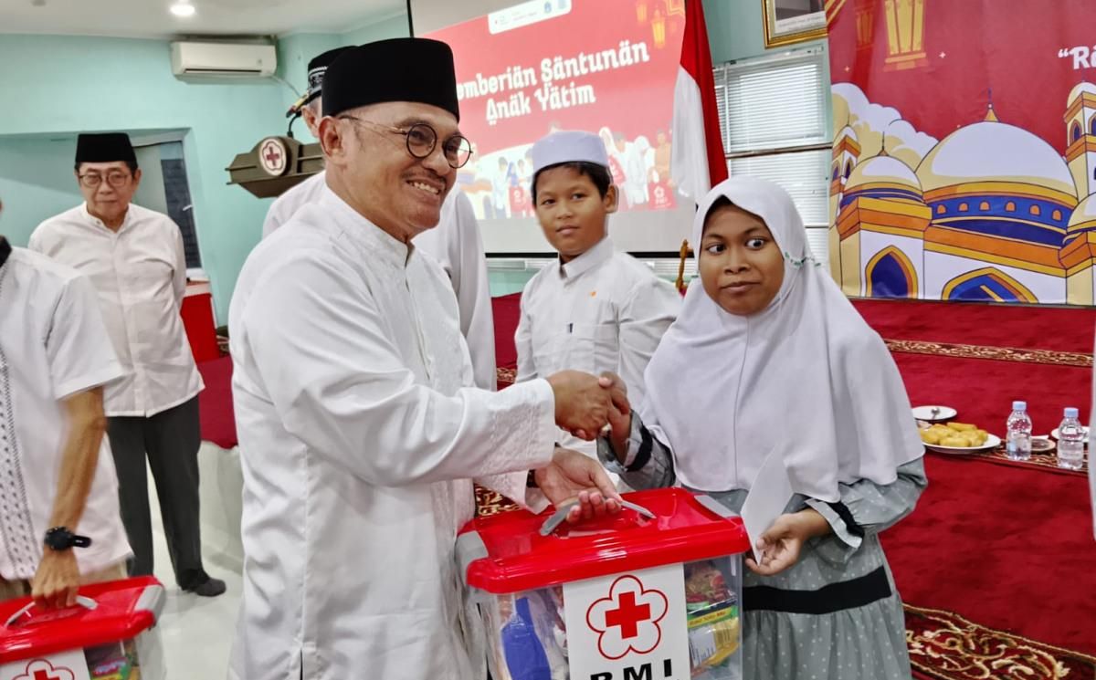 Keren! PMI Jaktim Bagikan Sembako dan Santunan untuk 2.000 Anggota PMR di Bulan Ramadhan