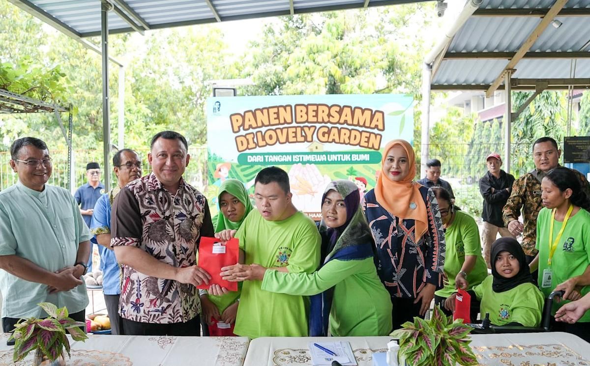Rayakan Hari Bumi Sedunia, Pemkot Jakarta Utara dan Komunitas Lovely Hands Panen 200 Kilogram Hasil Kebun