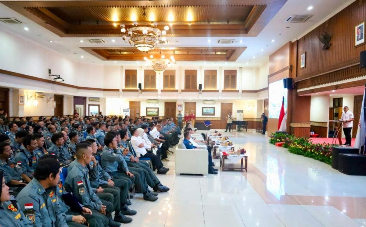 Wali Kota Jakarta Pusat Minta Camat dan Lurah Berdayakan Satlinmas Jadi Garda Terdepan yang Humanis!