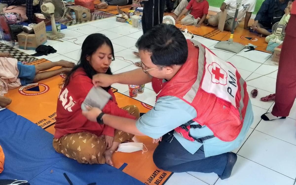 PMI Jakarta Selatan Gerak Cepat Buka Posko Kesehatan Gratis bagi Ratusan Korban Kebakaran di Bintaro
