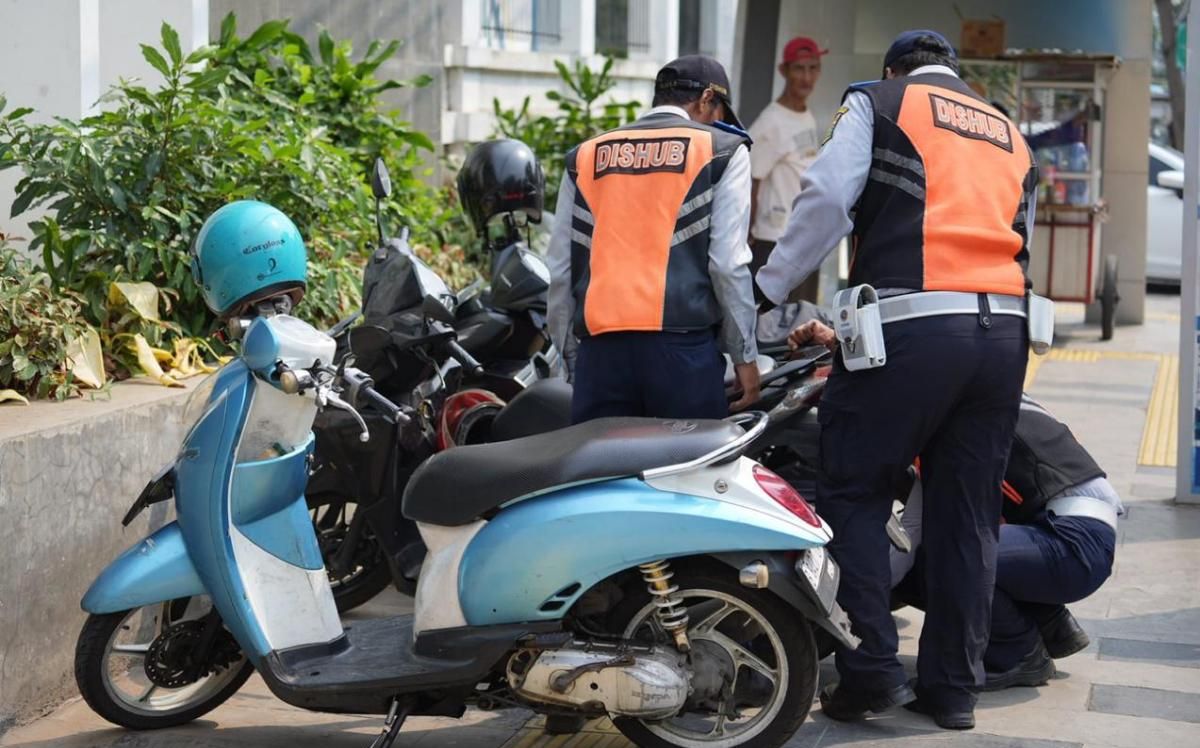 Bikin Macet Parah! Sudinhub Jakarta Utara Angkut Paksa Belasan Kendaraan di Jalan Danau Sunter