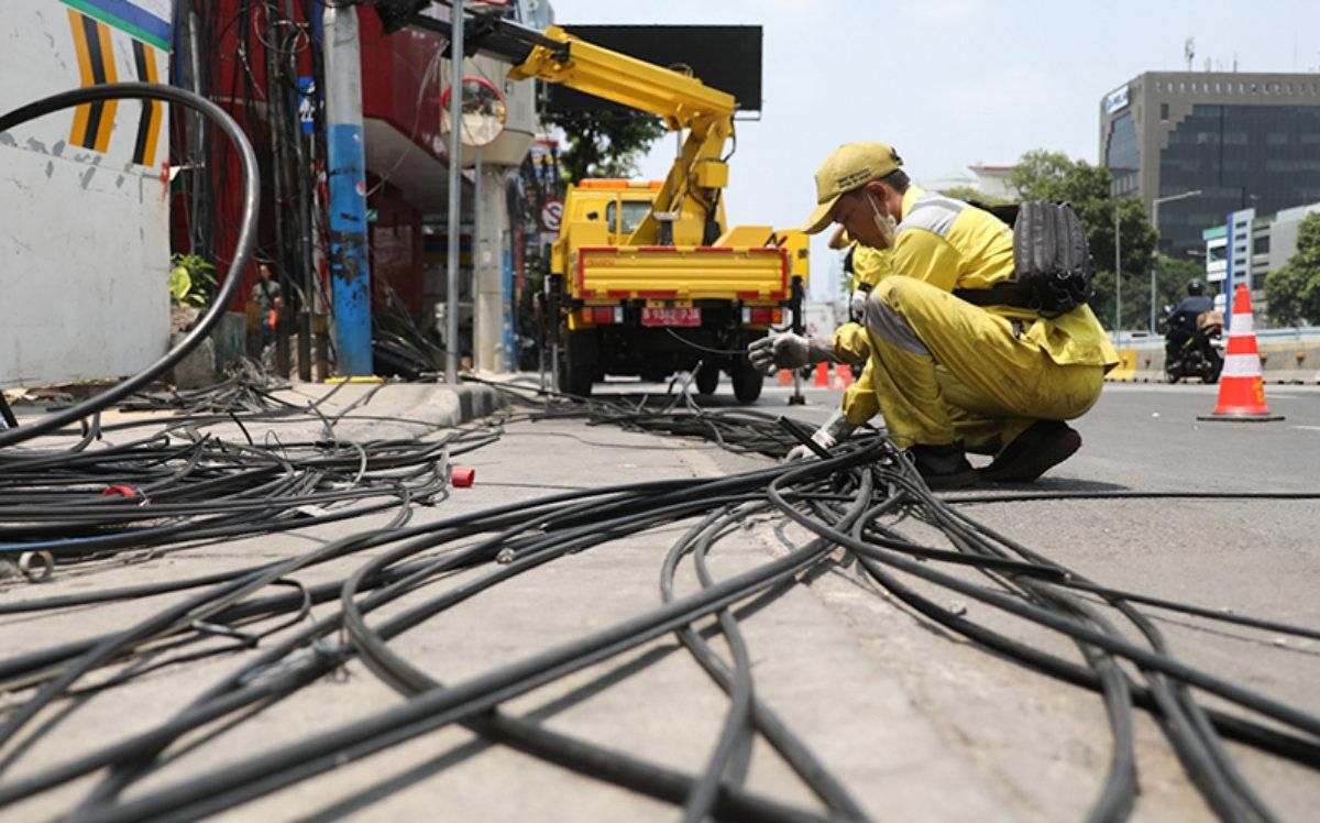 Gubernur Pramono Anung Sahkan Perda SJUT Bikin Jakarta Estetik, Ucapkan Selamat Tinggal Buat Kabel Semrawut!
