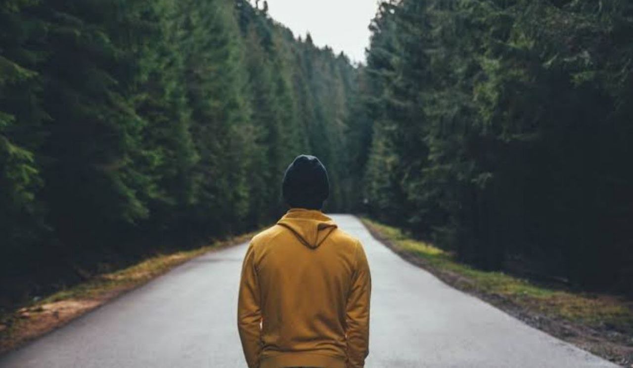 5 Arti Mimpi Berjalan Sendiri Menurut Primbon Jawa, Pertanda Baik atau Buruk?