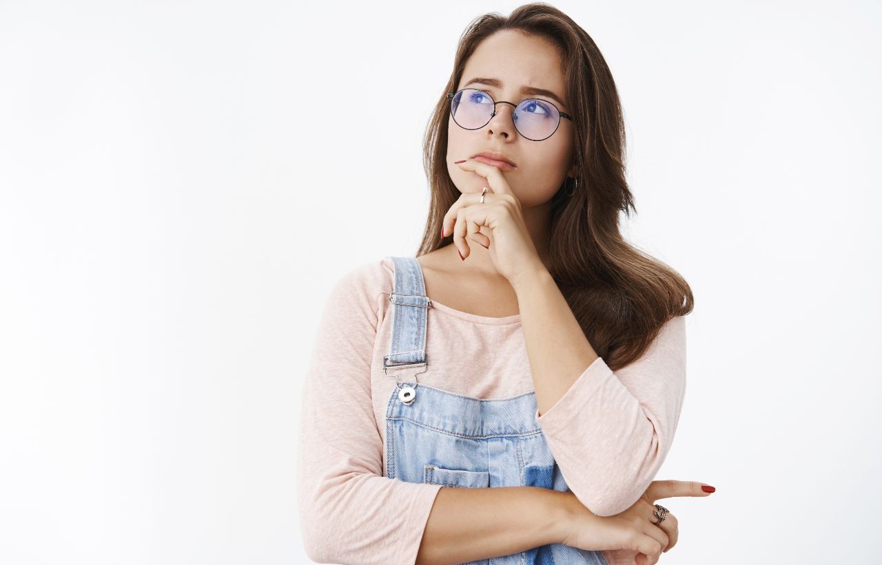 5 Zodiak Cewek yang Paling Jutek Tapi Seru, Salah Satunya Kamu?