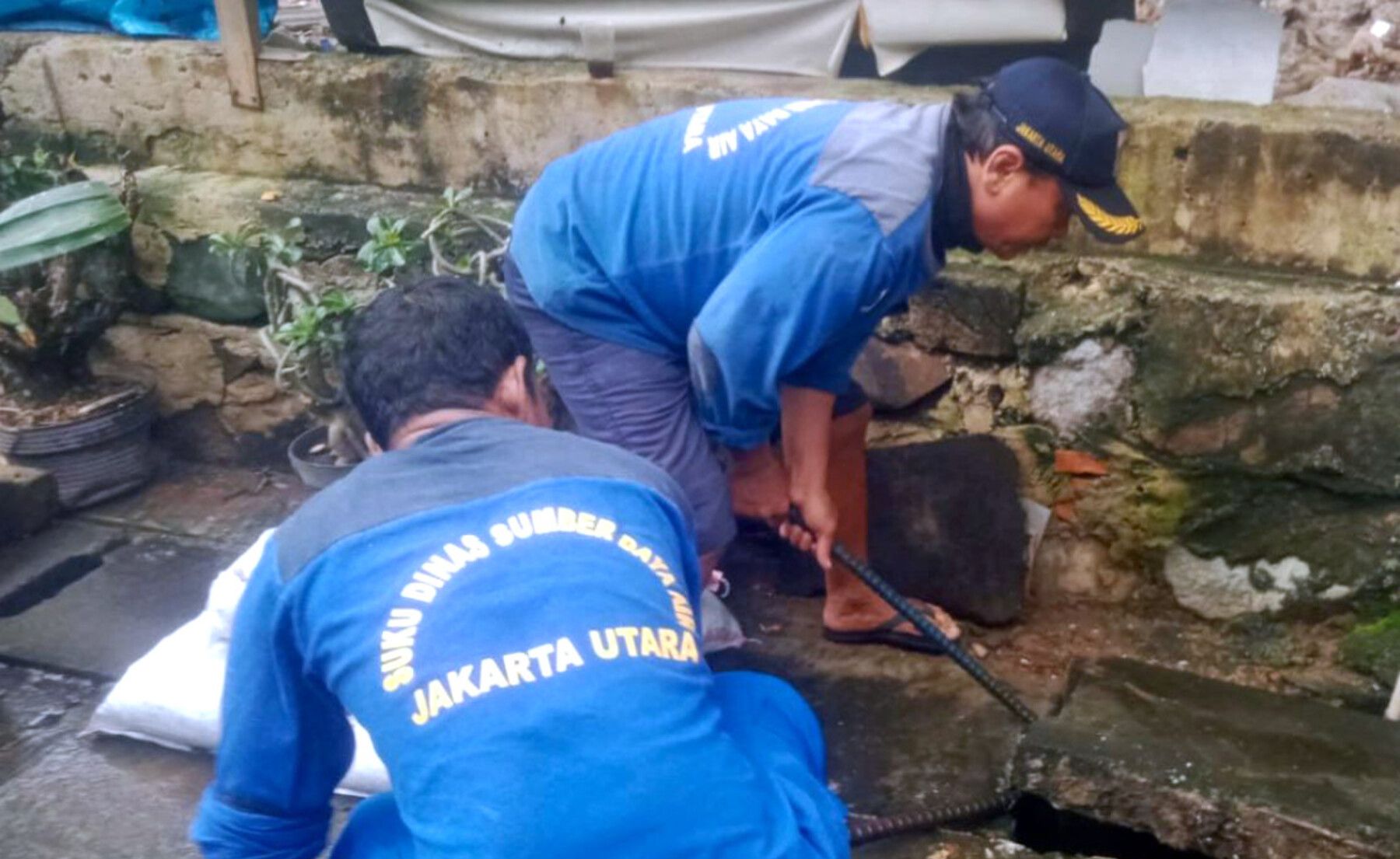 Satpel SDA Kecamatan Koja Tuntaskan Pengerukan di Tugu Selatan, 12 Meter Kubik Lumpur Berhasil Diangkut Demi Cegah Banjir