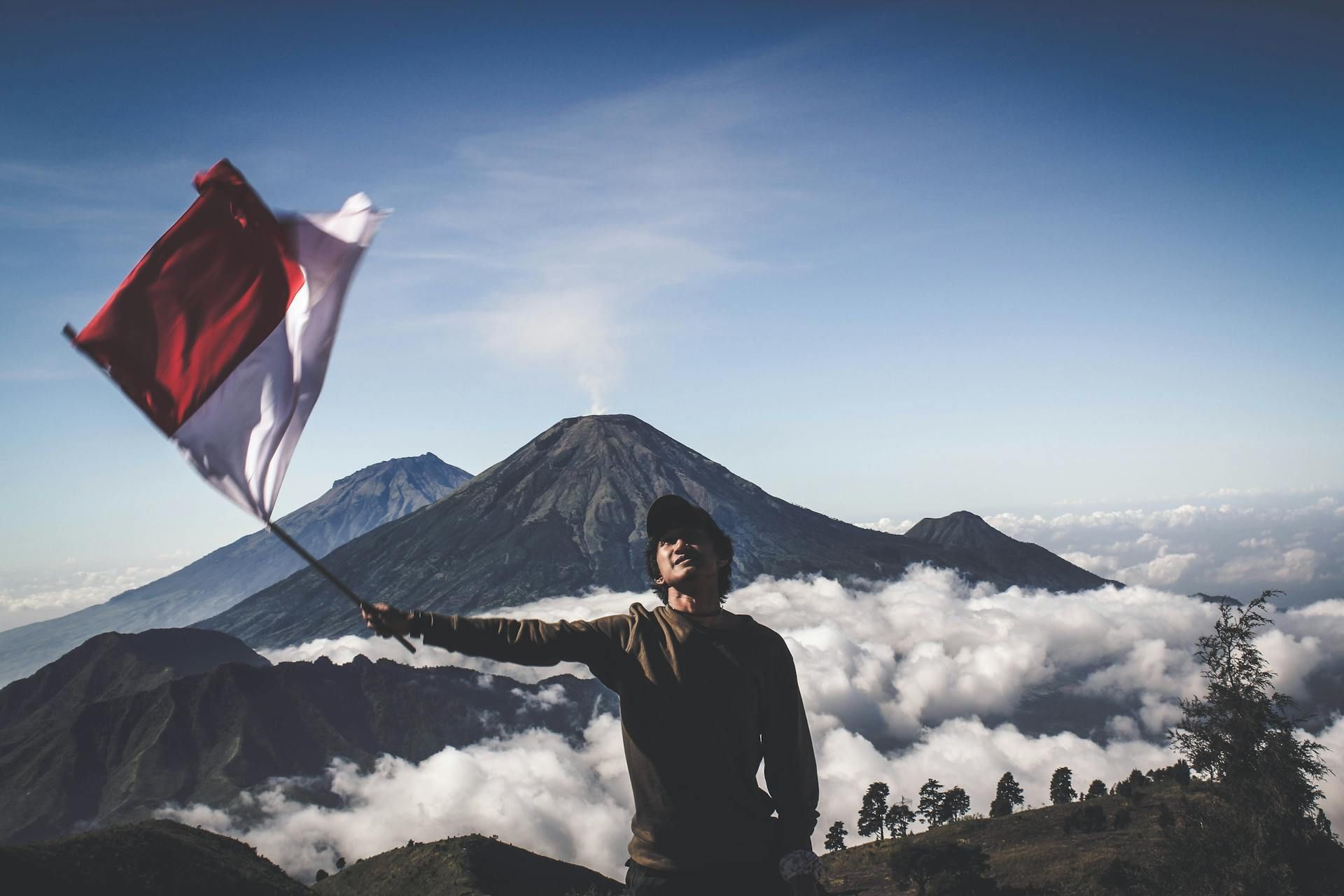 30 Caption Inspiratif Tentang Indonesia, Tunjukin Kalau Kamu Cinta Tanah Air di Sosmed