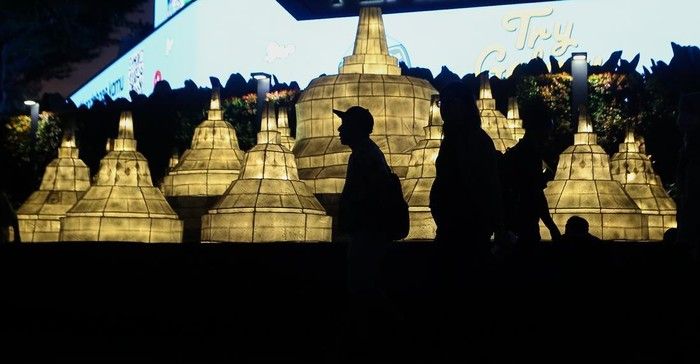 Bundaran HI Menyala! Instalasi Cahaya Waisak 2026 Siap Bikin Feed Kamu Makin Estetik