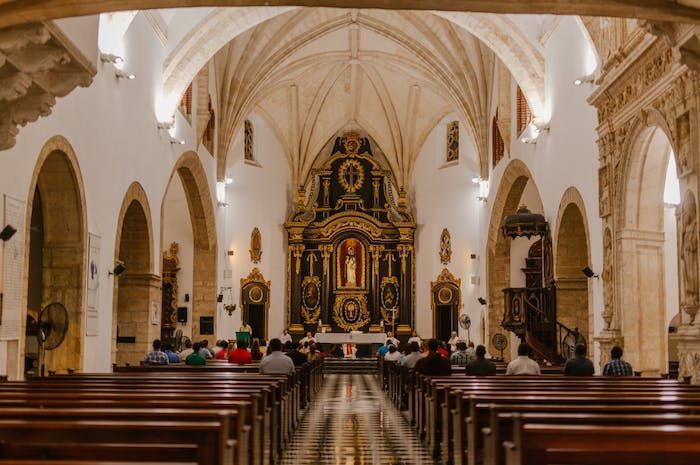 7 Sakramen dalam Gereja Katolik: Arti, Makna, dan Penjelasannya