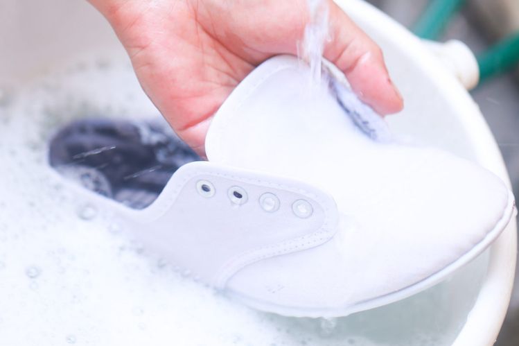 17 Ide Nama Usaha Cuci Sepatu yang Catchy dan Bakal Ramai Pelanggan