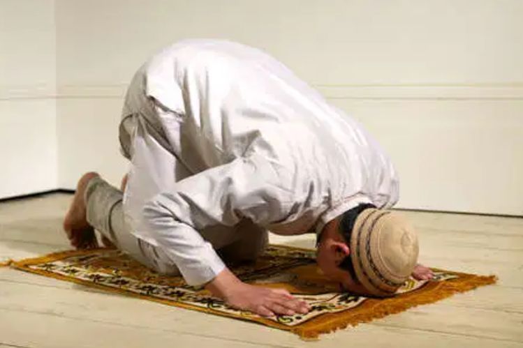 Doa Sholat Taubat Nasuha Lengkap Arab Latin dan Artinya