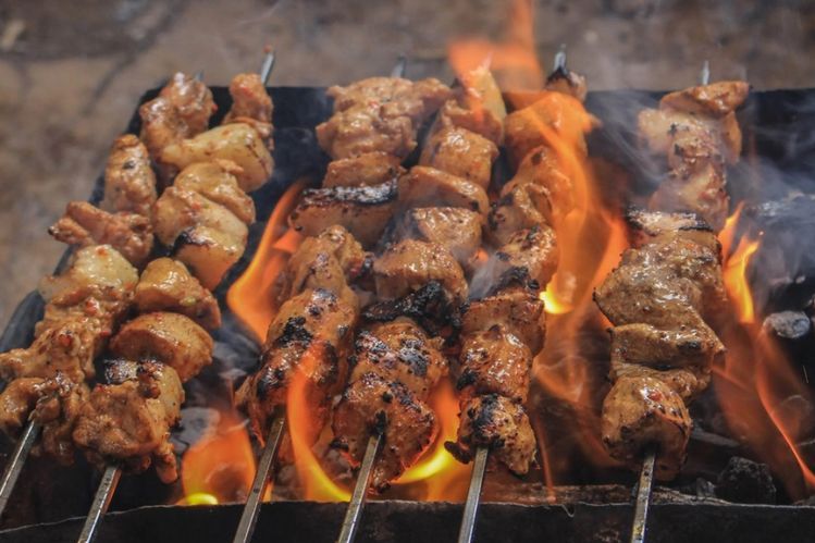17 Caption Singkat tentang Sate Daging Kurban yang Bikin Feeds Instagram Makin Aesthetic & Menggugah Selera