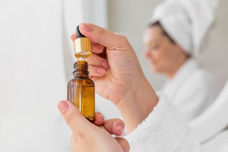 Retinol Gak Boleh Dicampur dengan Apa Saja? Simak Penjelasannya