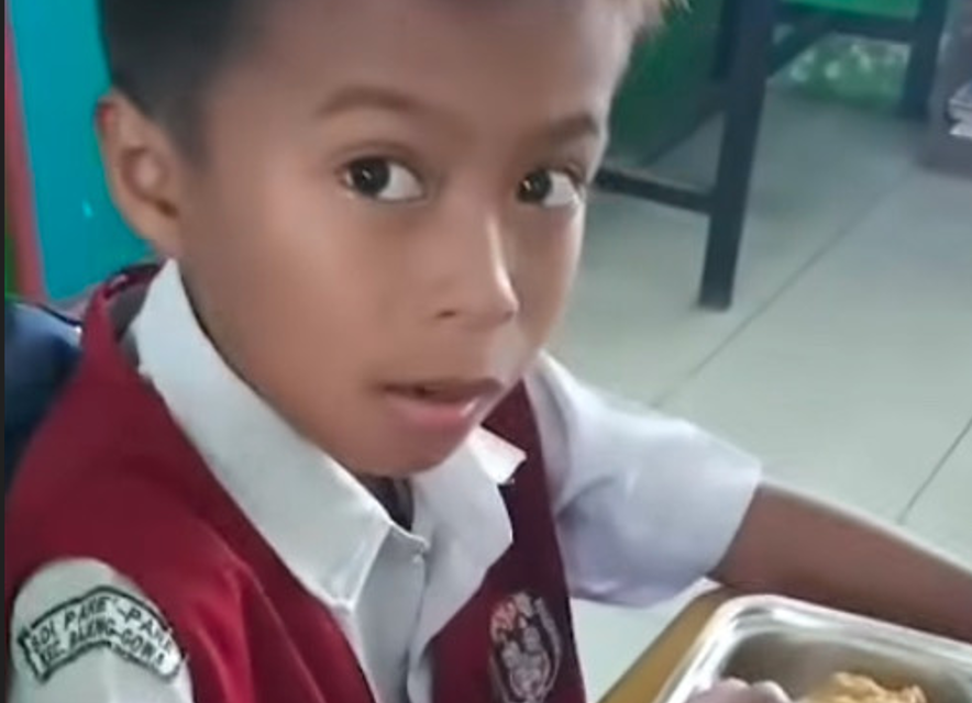 Bikin Netizen Terenyuh, Siswa SD Inpres Parepare Simpan MBG untuk Ibunya