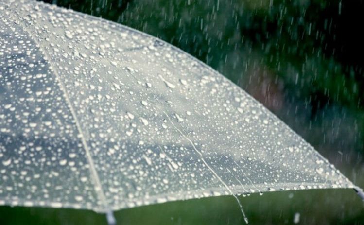 5 Arti Mimpi Hujan Deras Menurut Primbon Jawa, Tanda Rezeki atau Ujian?
