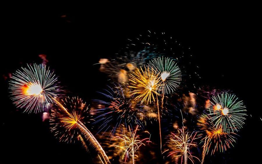 30 Caption Kembang Api Bahasa Inggris untuk Instagram yang Aesthetic