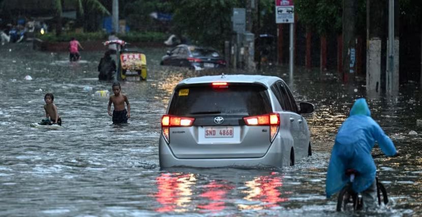 Banjir Parah Landa Manila, Puluhan Ribu Warga Dievakuasi dan 2 Orang Dilaporkan Hilang