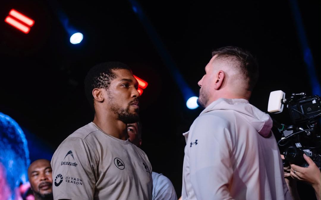 Hasil Tinju Anthony Joshua vs Kristian Prenga: Sempat Knockdown Dua Kali, Menang KO di Ronde 2