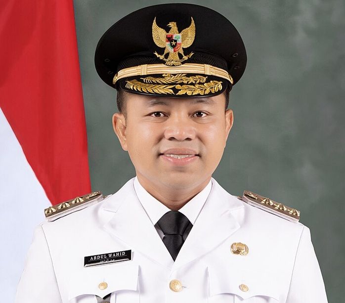Profil dan Kisah Hidup Abdul Wahid: Gubernur Mantan Cleaning Service yang Kini Disapu OTT KPK