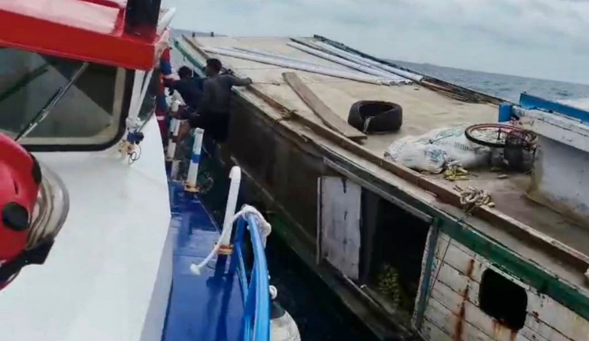Drama Penyelamatan Heroik di Perairan Pulau Payung: Tim Gabungan Sigap Evakuasi Penumpang KM Nabilah