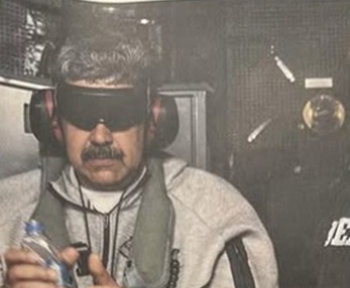 Donald Trump Pamer Foto Nicolas Maduro saat Ditangkap, Tangan Diborgol dan Mata Ditutup
