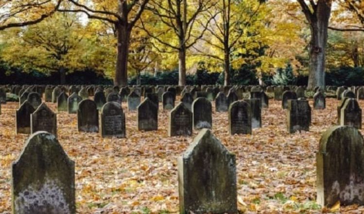 5 Arti Mimpi Berada di Pemakaman menurut Primbon Jawa, Pertanda Apa?