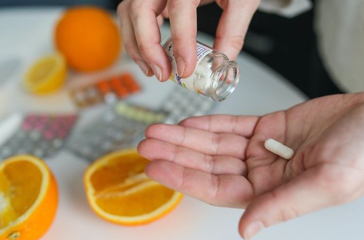 8 Vitamin Terbaik untuk Kesehatan Kulit yang Wajib Kamu Ketahui