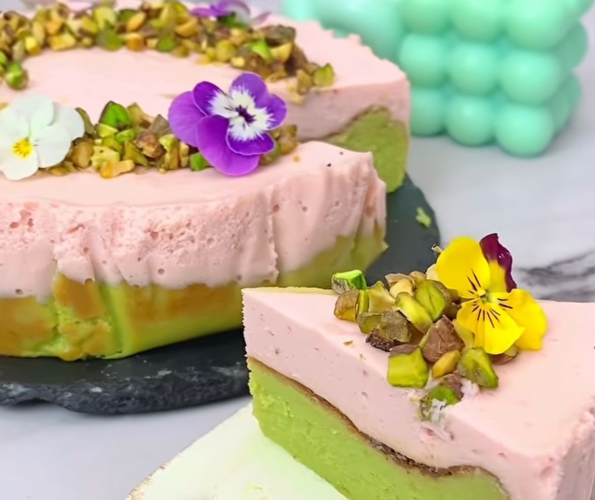 17 Ide Nama Usaha Pistachio Strawberry Cheesecake yang Dijamin Bikin Bisnis Kamu Auto Cuan