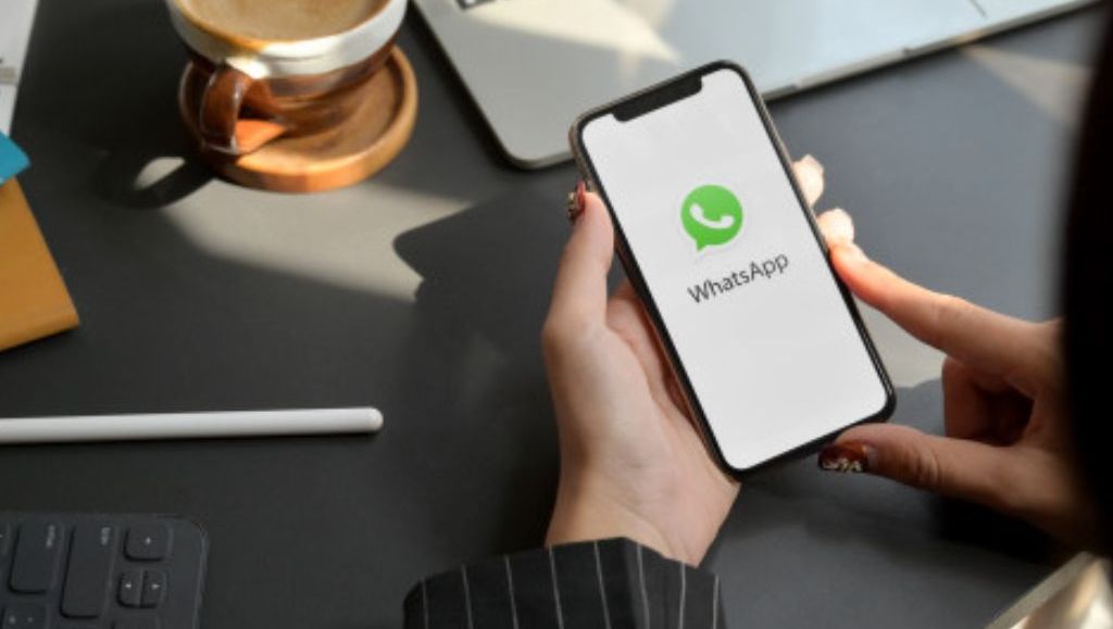 Cara Logout WA di HP Android & iPhone Terbaru 2026, Dijamin Aman!