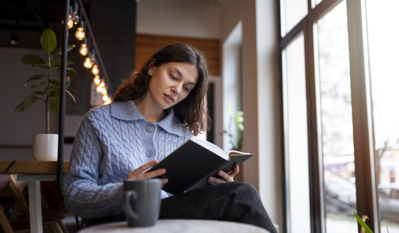5 Zodiak yang Terlihat Pendiam tapi Ternyata Jenius Banget