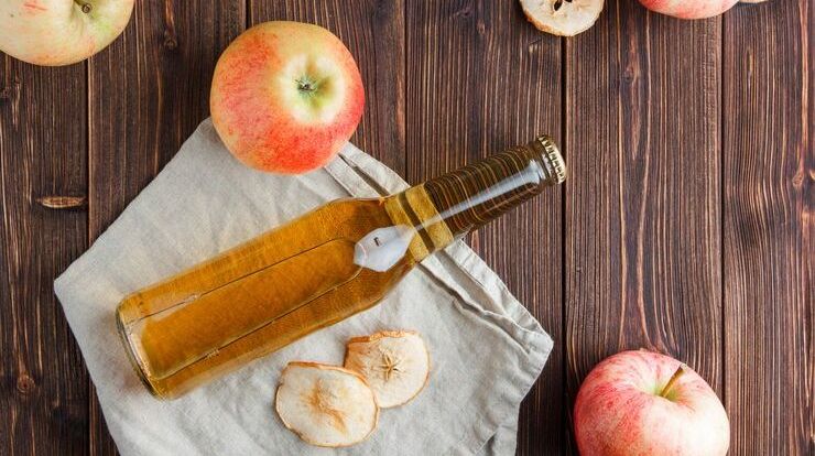 9 Manfaat Cuka Apel untuk Kulit yang Bikin Kamu Nggak Perlu Beli Skincare Mahal