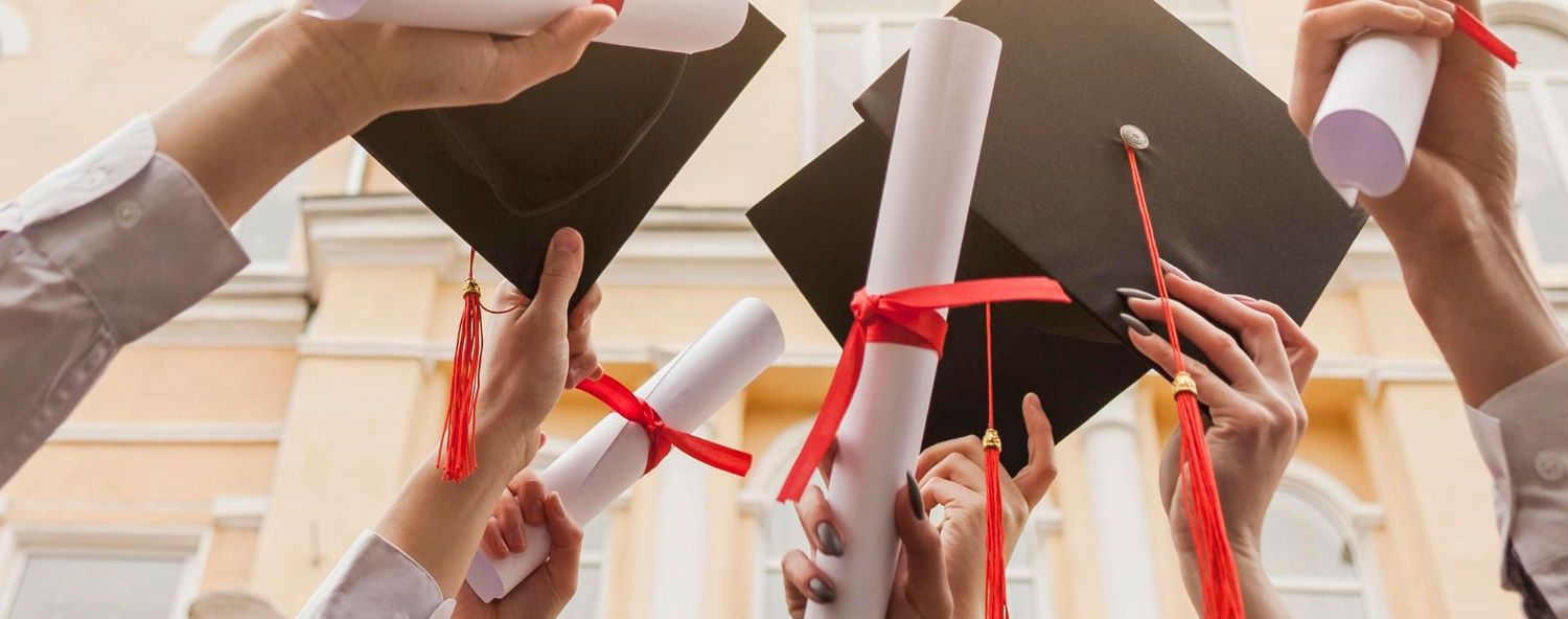 China Kelebihan Sarjana Overqualified, Lulusan S2 dan S3 Kerja sebagai Pelayan Restoran