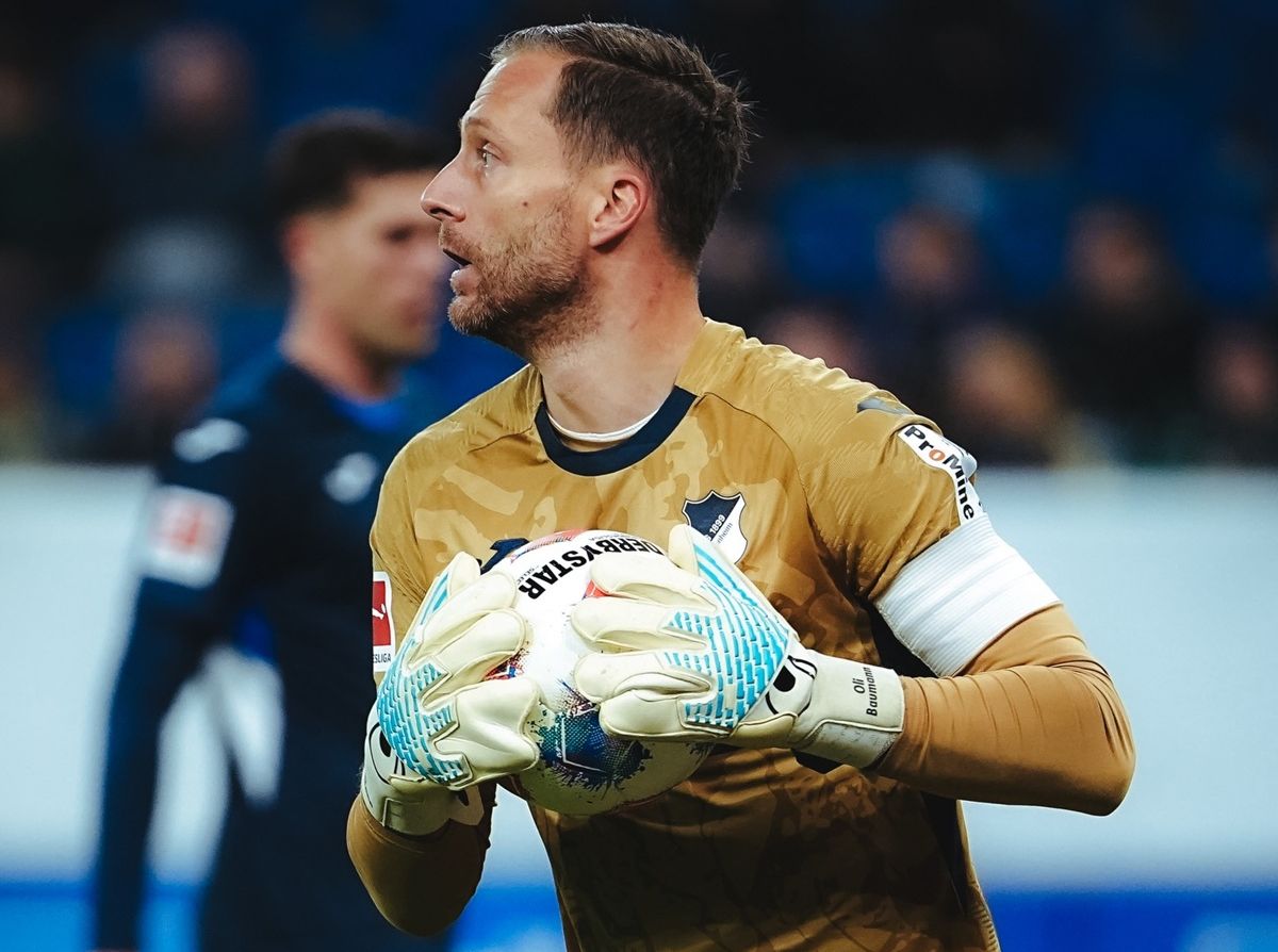 Ter-Stegen Cedera, Nagelsmann Indikasikan Oliver Baumann akan Jadi Kiper Utama Jerman di Piala Dunia 2026