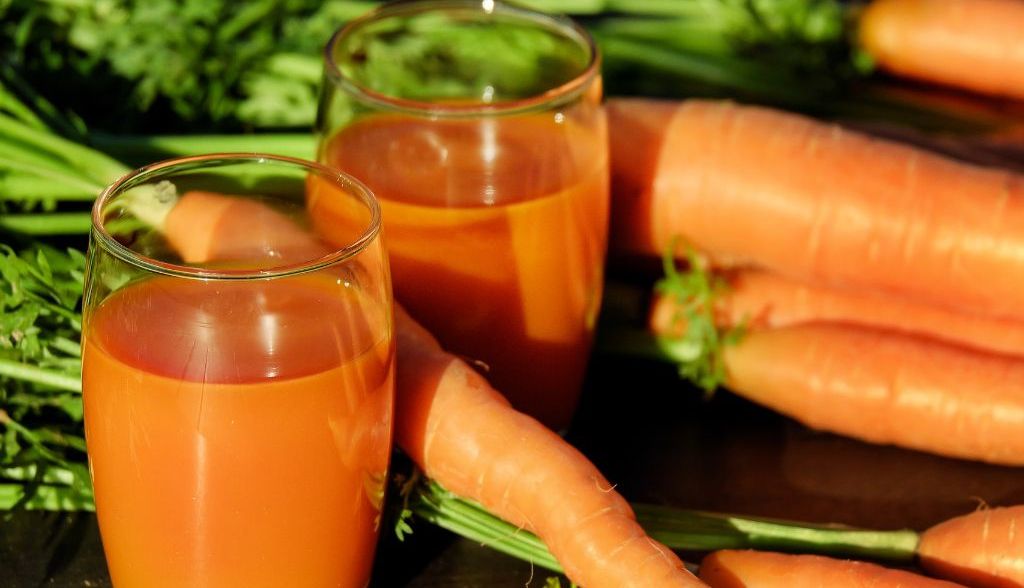 5 Jus Buah Alami untuk Menjaga Kesehatan Mata