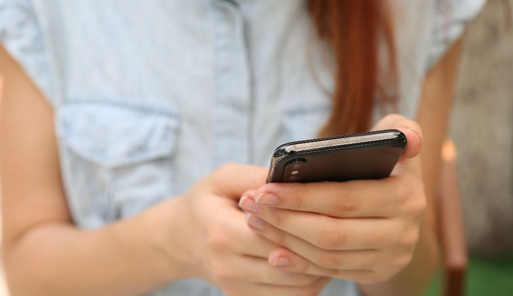 5 Cara Ampuh Bikin Baterai HP Lebih Awet Seharian