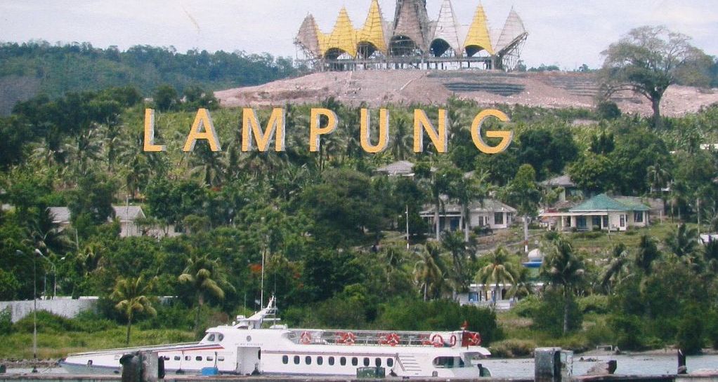 Bukan Cuma Keripik Pisang! Ini 5 Oleh-Oleh Tersembunyi Khas Lampung yang Wajib Dibawa Pulang
