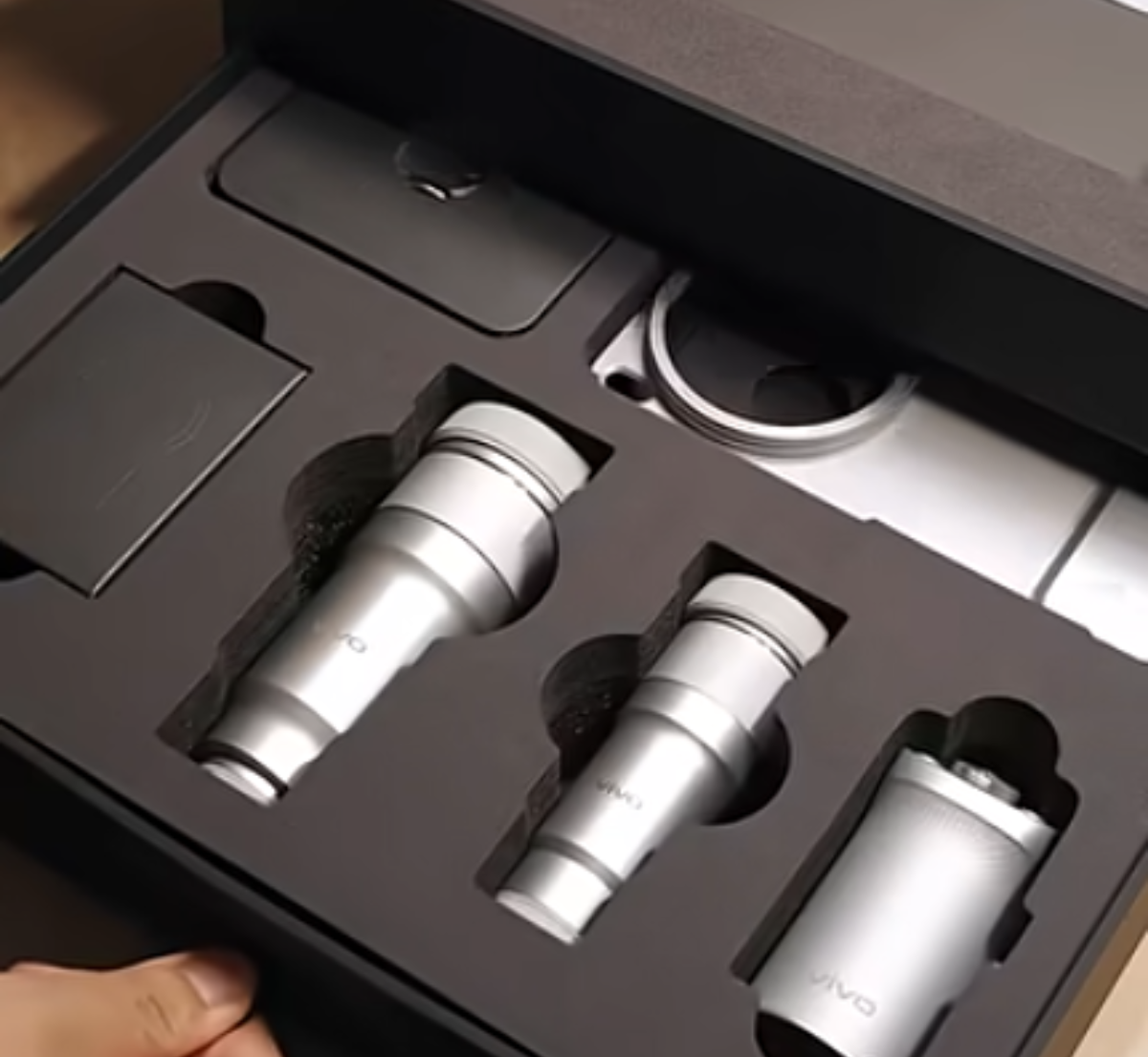 Bongkar Kit Fotografi vivo X300 Ultra! Tembus Zoom 3.200mm