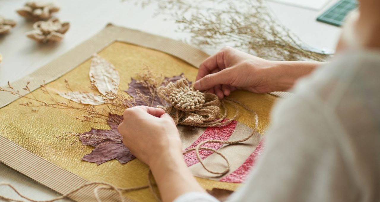 5 Zodiak Cewek yang Jago Banget DIY dan Kerajinan Handmade, Kreatif Abis!