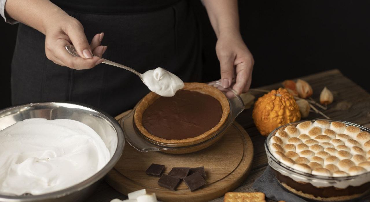 5 Zodiak yang Hobi Bikin Kue dan Doyan Dessert Manis