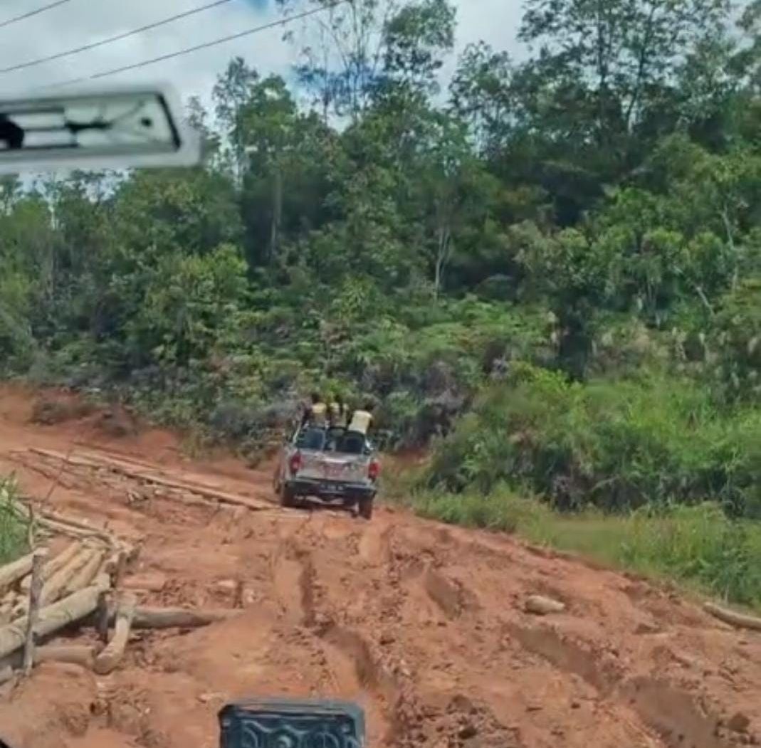 Monitoring Jalan Krayan Timur, Warga Ingatkan DPRD Jangan Hanya Survei