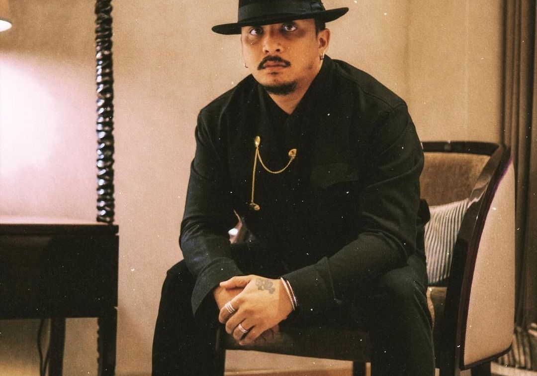Sal Priadi Bikin Lagu Buat Para Pekerja Lembur Kepala, Pundak, Kerja Lagi : Jadi OST Monster Pabrik Rambut