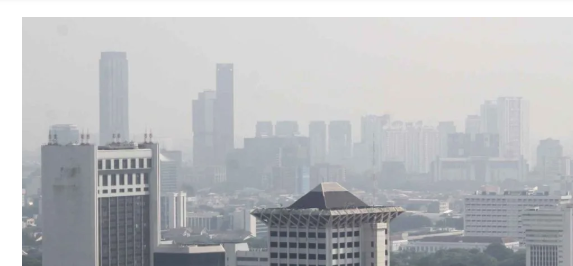 Udara Jakarta Masuk 5 Besar Terburuk di Dunia, Warga Diimbau Pakai Masker