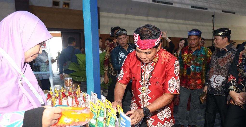 Gubernur Ajak Masyarakat Belanja dan Cintai Produk UMKM Lokal