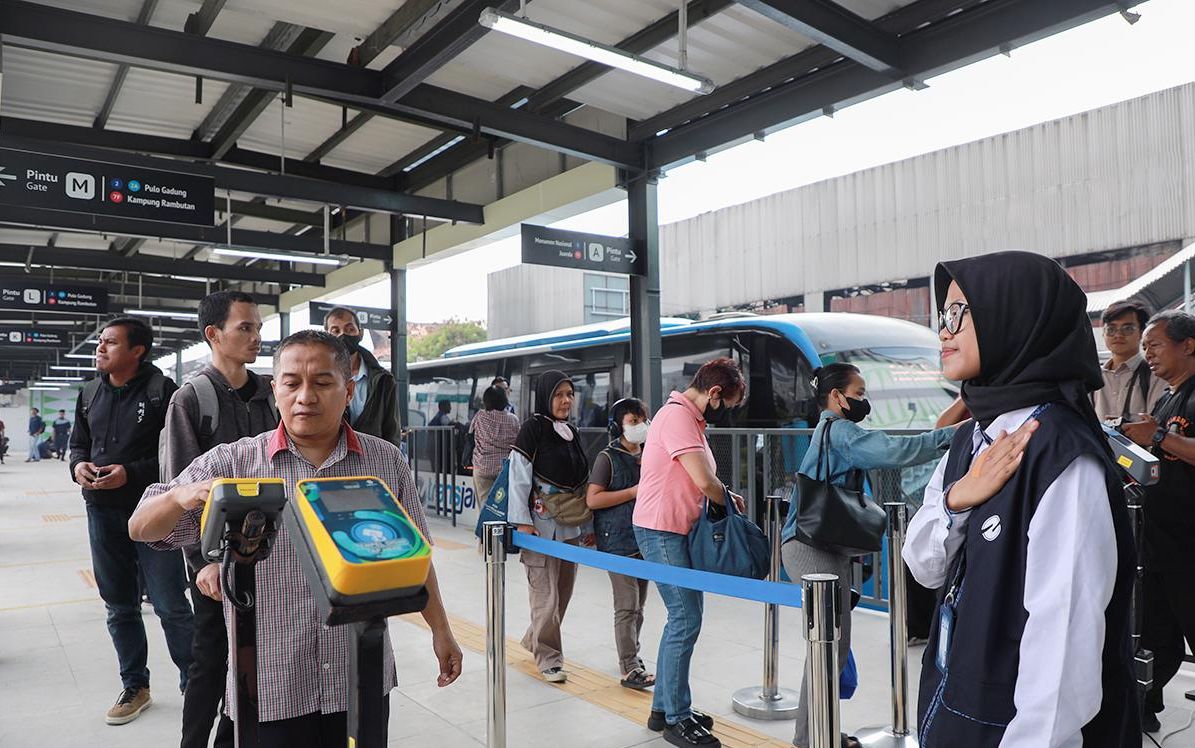 Rayakan HUT DKI Jakarta ke-499, Naik Transjakarta Cuma Bayar Rp1 Aja!