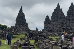 Perbedaan Candi Jawa Tengah dan Jawa Timur: Dari Bentuk hingga Bahan Bangunan