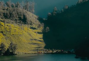 Menyusuri Keindahan Ranu Kumbolo dan Tanjakan Cinta, Surga di Jalur Pendakian Semeru